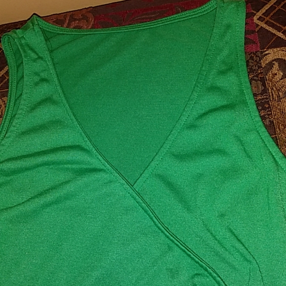 Green fitted dress - Picture 4 of 5